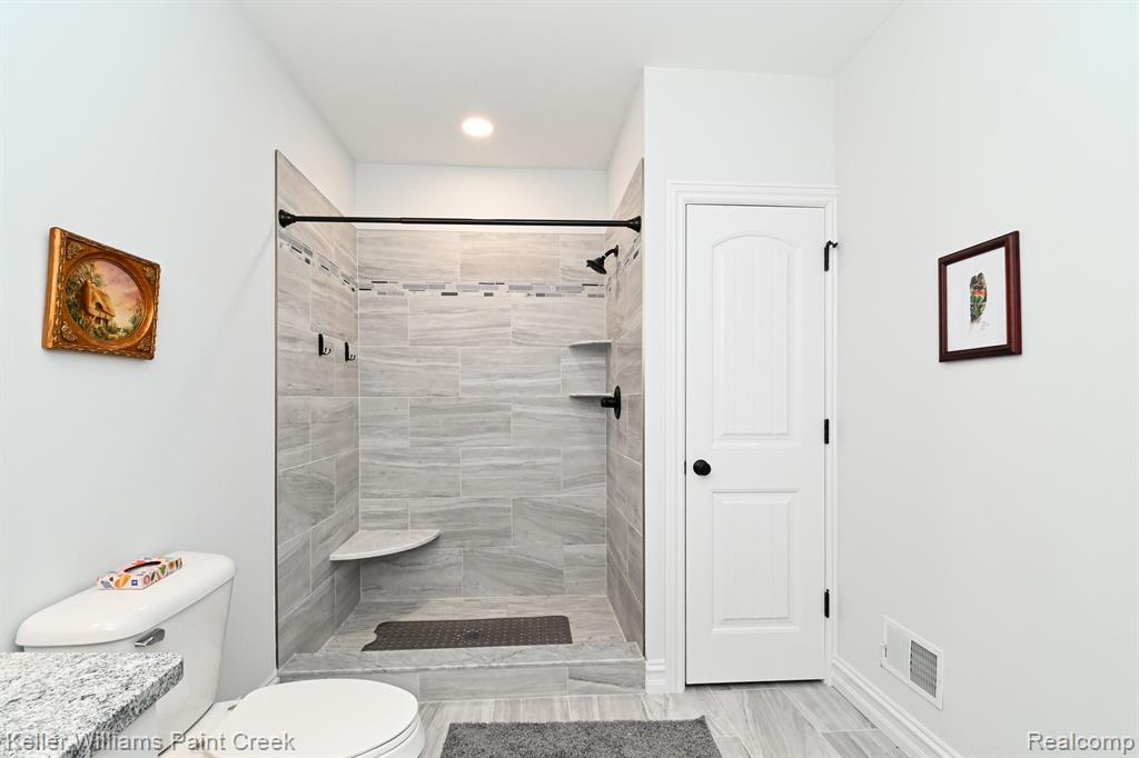 38 FOX HOLLOW Drive, Metamora, MI 48455 — Photo 45