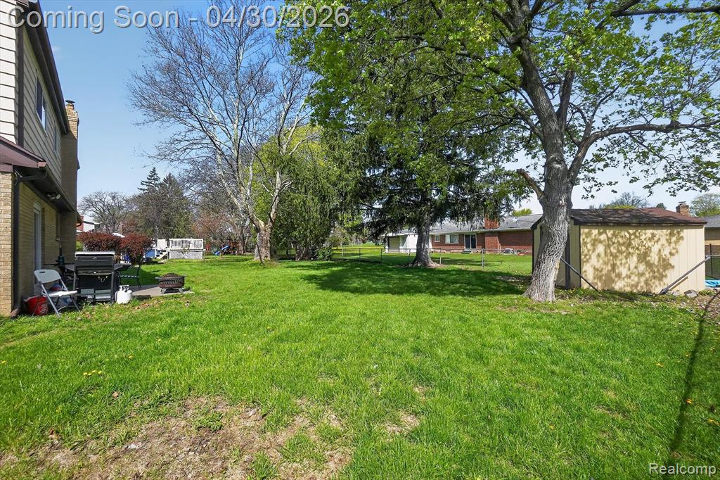 2141 E Hill Road, Grand Blanc, MI 48439 — Photo 29