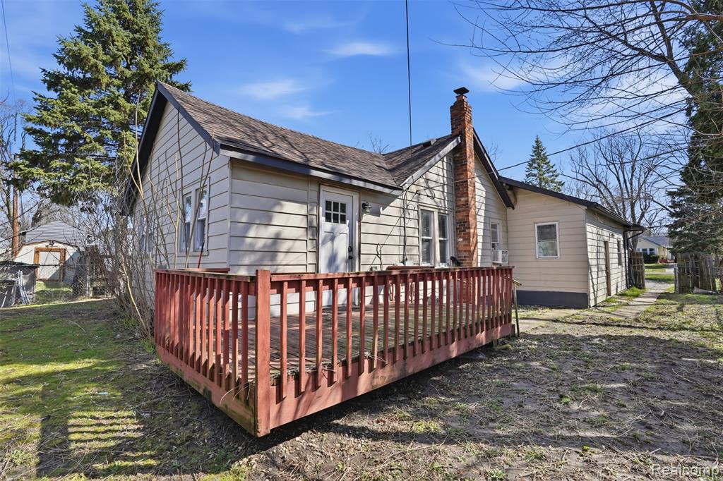 114 Waterly Avenue, Waterford, MI 48328 — Photo 2