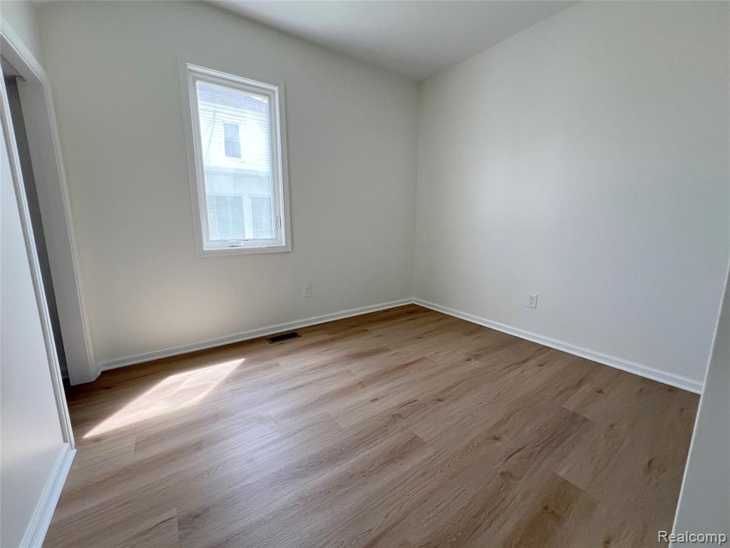 43 Rathbone Street S, Mount Clemens, MI 48043 — Photo 19