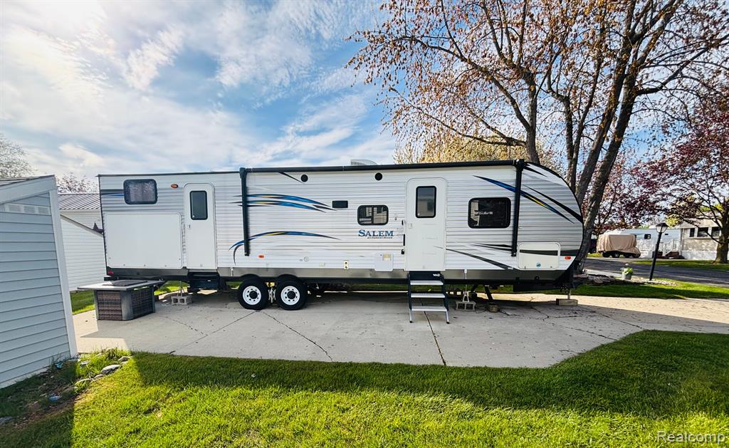 5252 FREDRICKSBURG Lane, Lexington, MI 48450 — front exterior