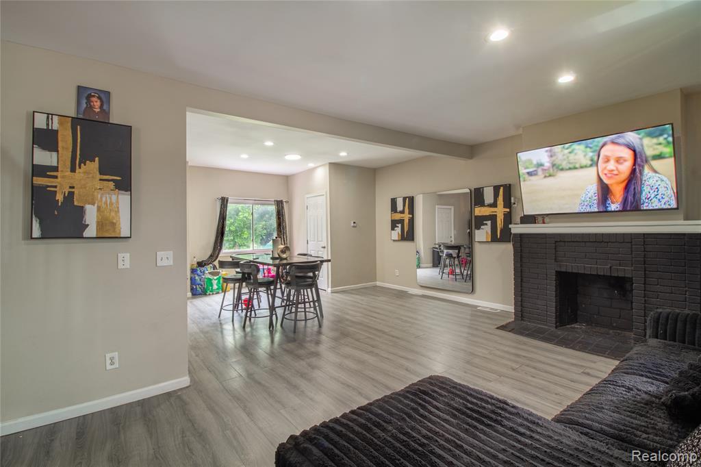 15344 Dexter Avenue - Photo 3
