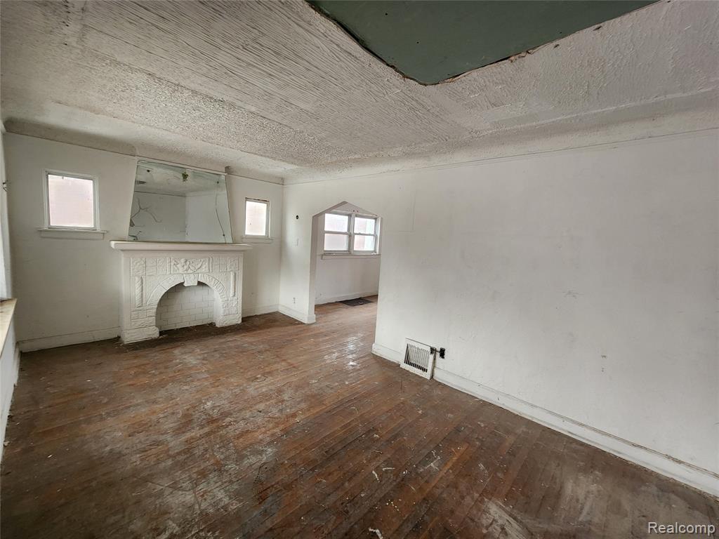 8372 Carlin Street, Detroit, MI 48228 — Photo 6