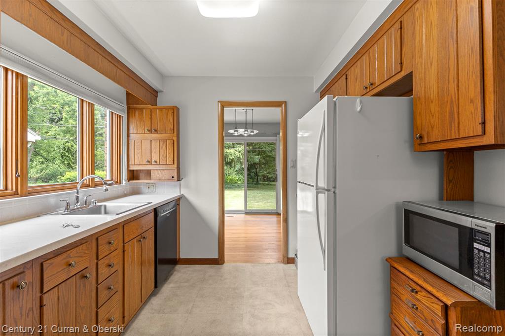 6200 Burger Street, Dearborn Heights, MI 48127 — Photo 14