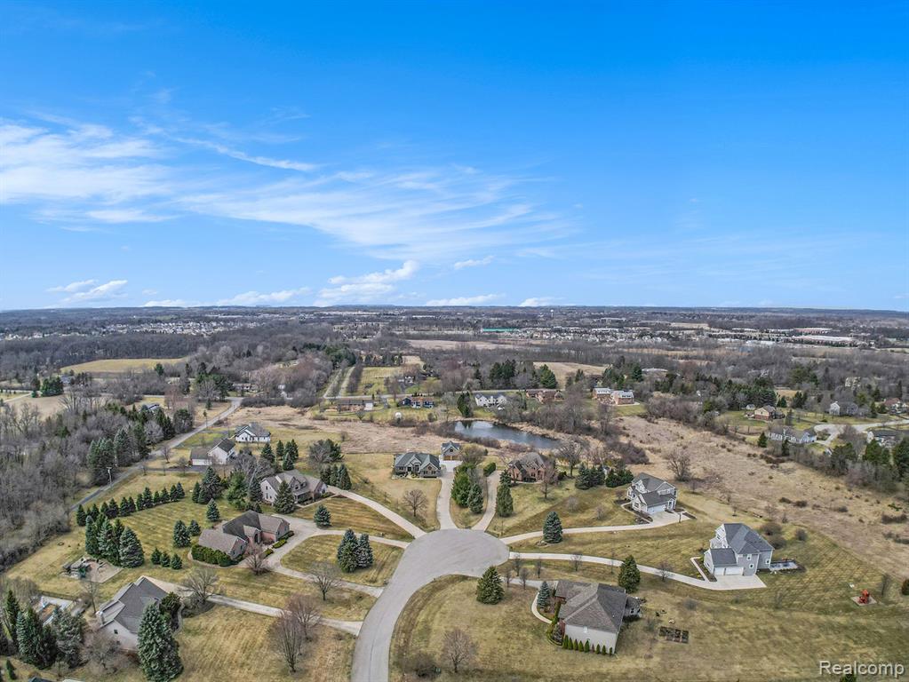 490 Hunters Crest Drive, Saline, MI 48176 — Photo 33