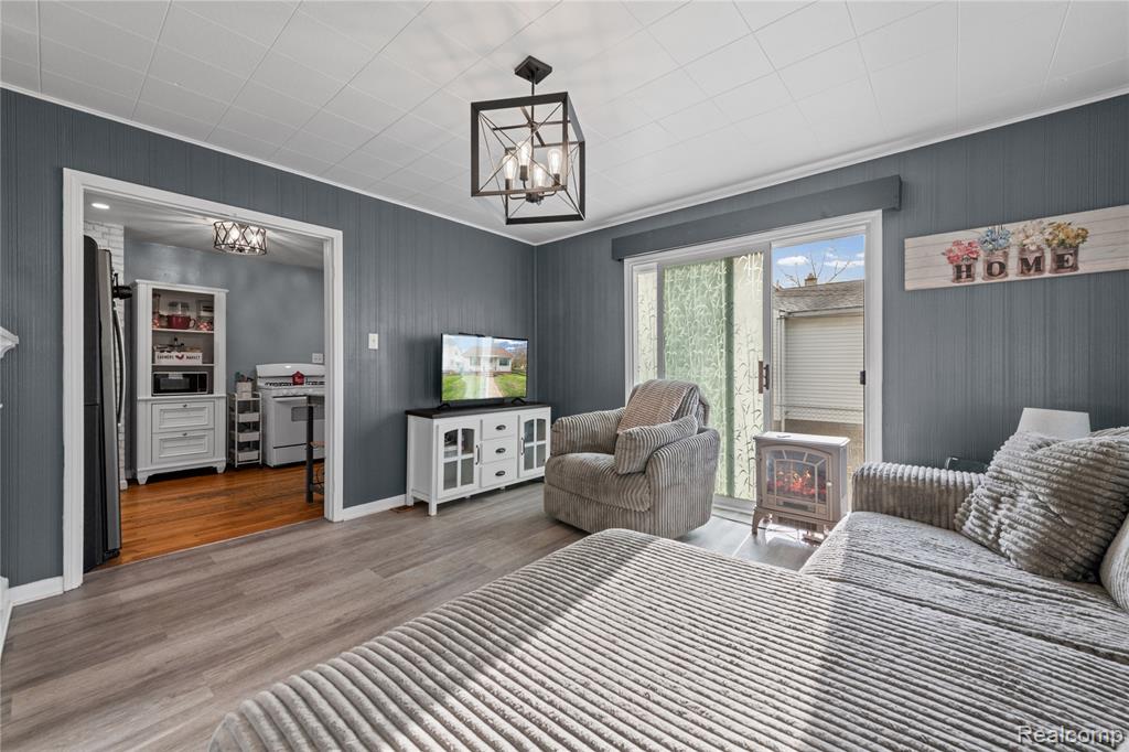 527 E Sunnybrook Drive, Royal Oak, MI 48073 — Photo 21
