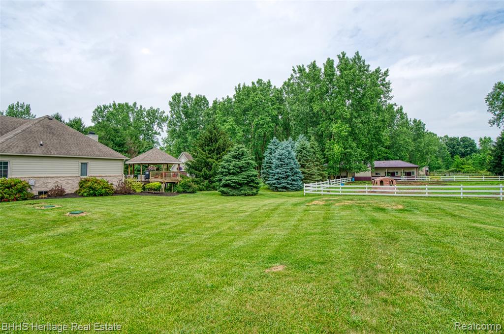 6952 Sharpe Road, Fowlerville, MI 48836 — Photo 41