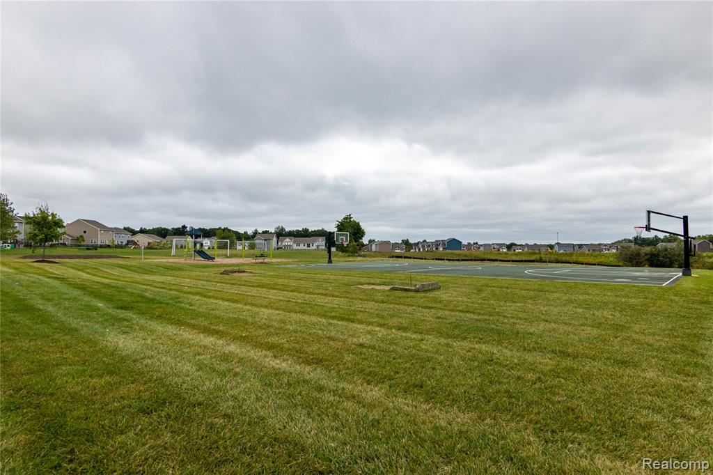 3537 Amber Oaks Drive, Howell, MI 48855 — Photo 35