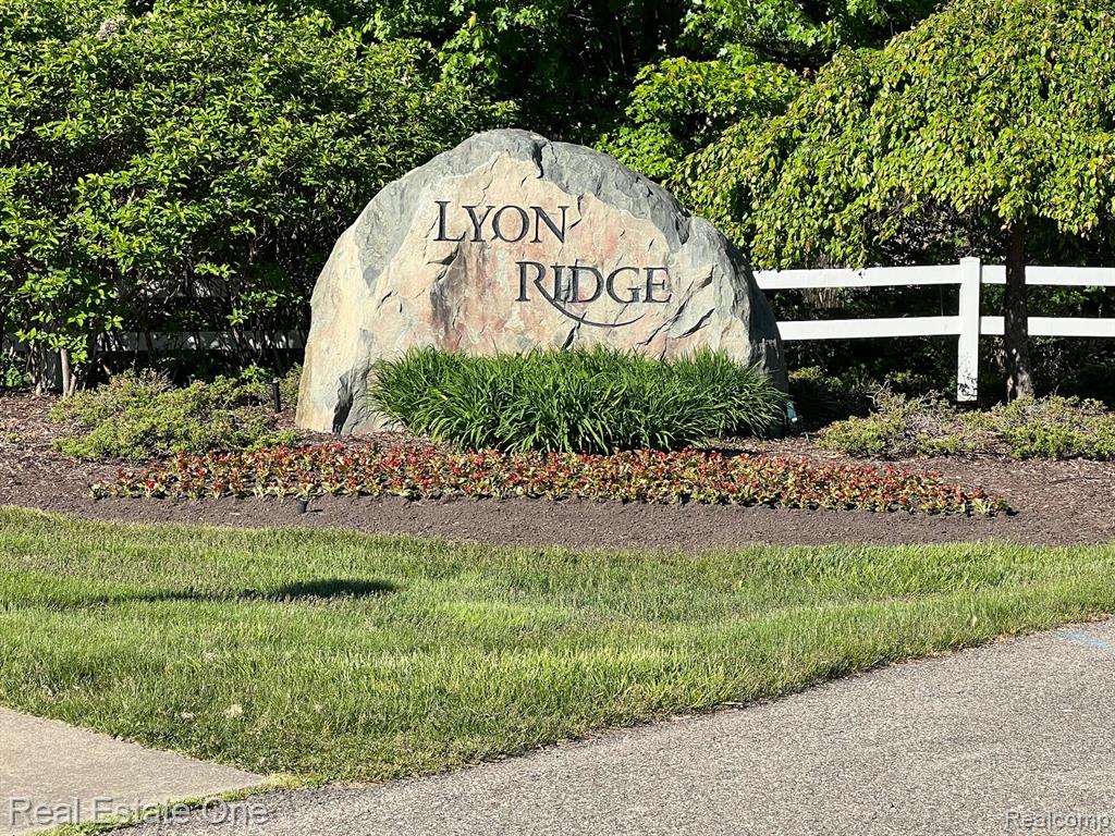 52689 Aspen Drive, South Lyon, MI 48178 — Photo 59