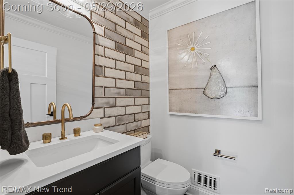 1890 Spruce Drive, Commerce Twp, MI 48390 — Photo 17