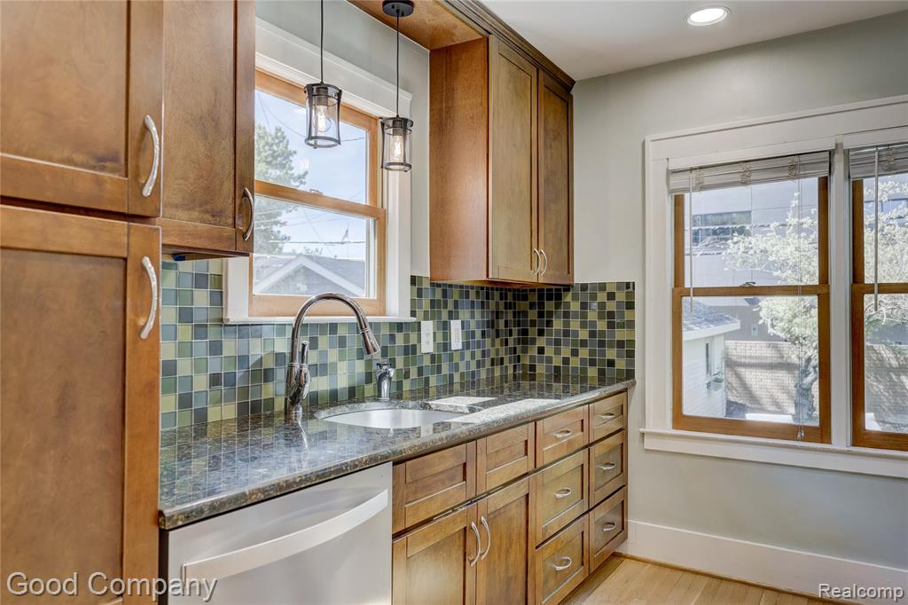 419 E 5th Street, Royal Oak, MI 48067 — Photo 18