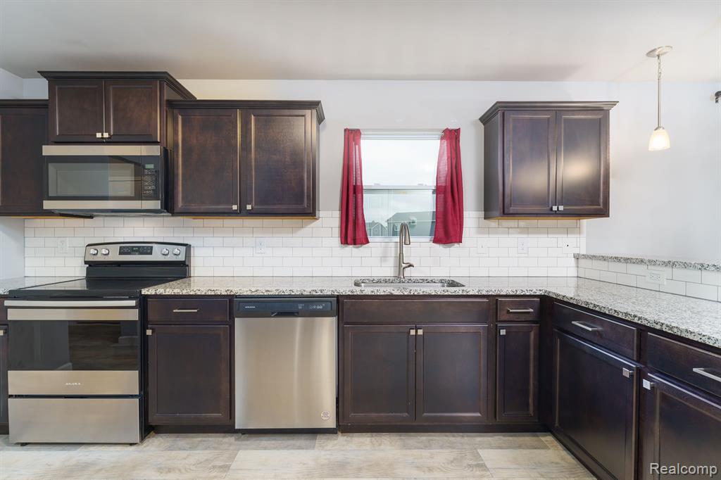 3078 IVY WOOD Circle, Howell, MI 48855 — Photo 12