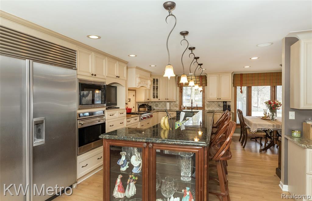 85 Stalwart Drive, Troy, MI 48098 — Photo 12