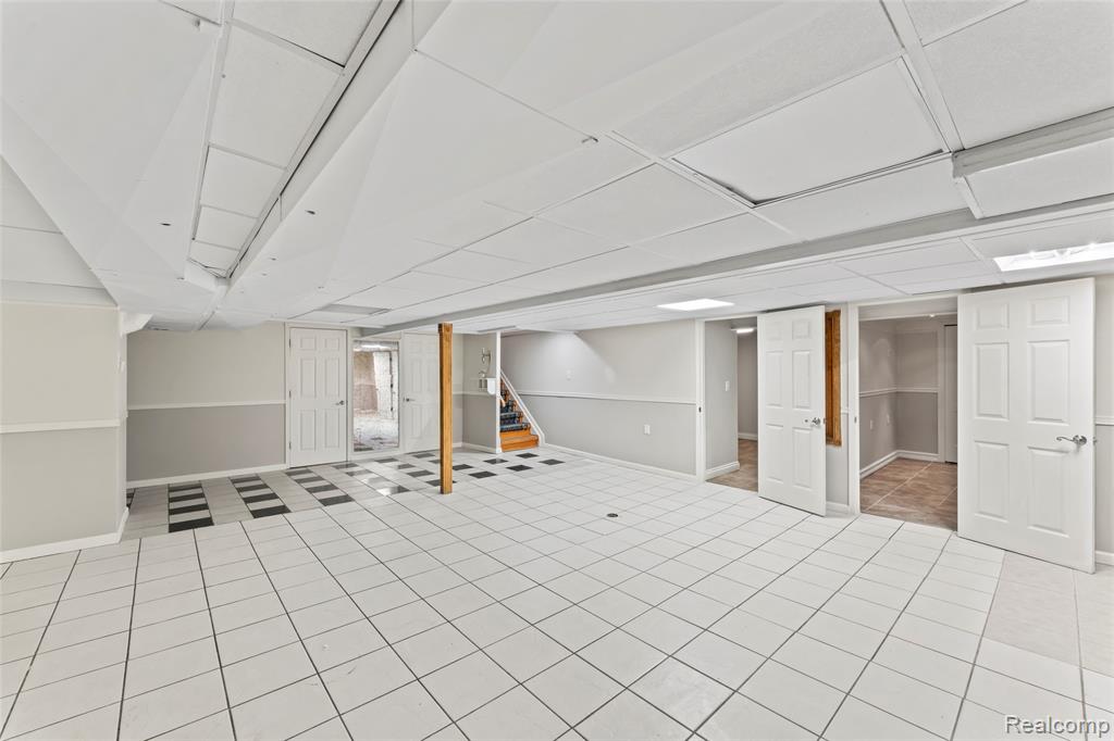 4822 Peachtree Drive, Sterling Heights, MI 48310 — Photo 49