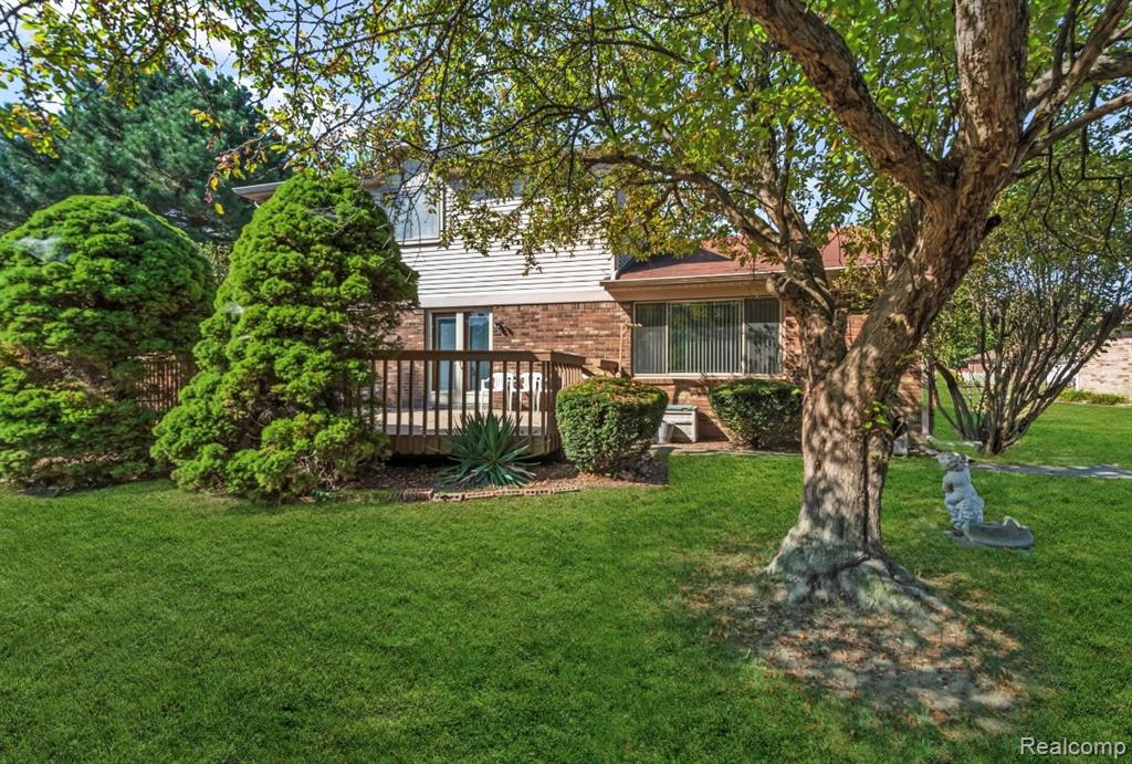 40538 Woodside Drive, Clinton Twp, MI 48038 — Photo 33