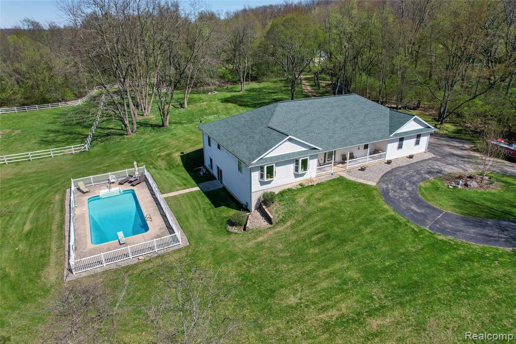 7233 Hague Avenue, Jackson, MI 49201 — Photo 40