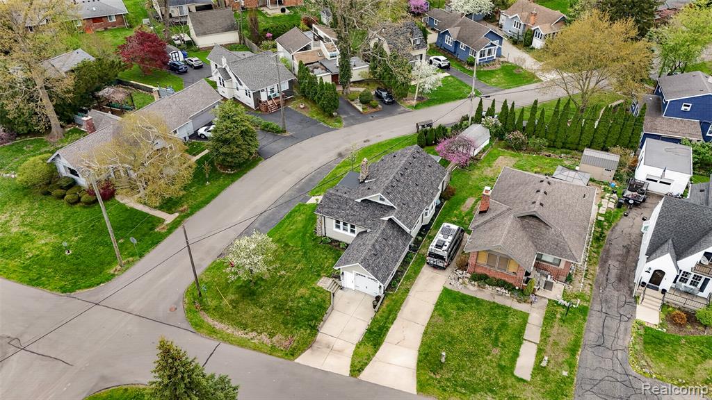 1430 Benvenue Street, Sylvan Lake, MI 48320 — Photo 49