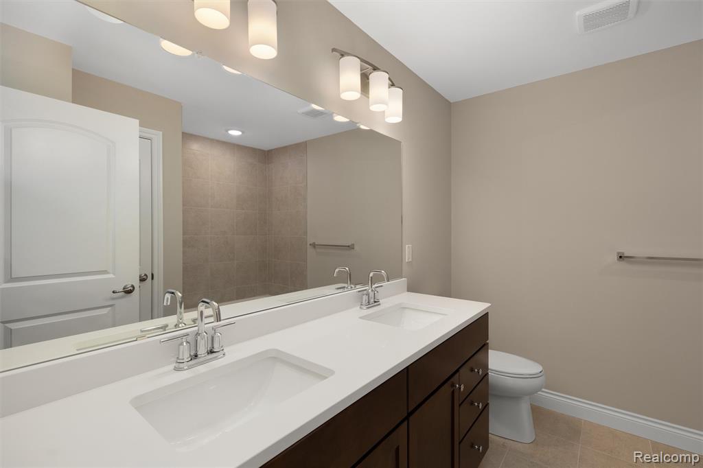 807 Balmoral Ln, Troy, MI 48085 — Photo 20