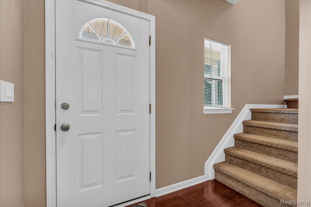 6600 Doyon Drive S, Waterford, MI 48327 — Photo 5