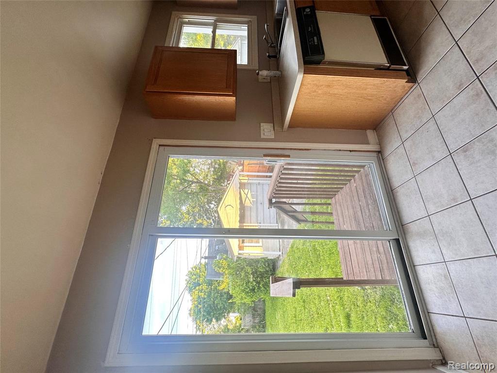 8150 Standard, Center Line, MI 48015 — Photo 5