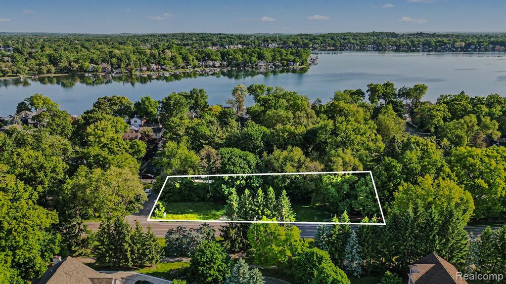 2491 Hoover Avenue, West Bloomfield, MI 48324 — Photo 12