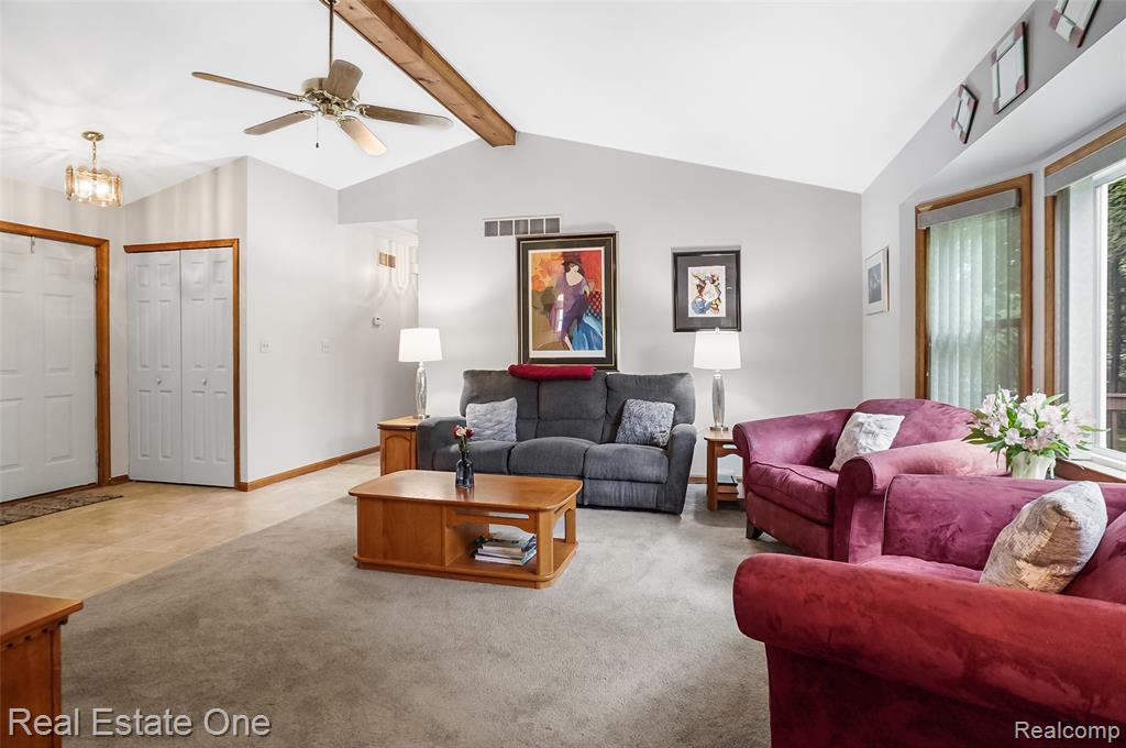 59652 Sunridge Drive, New Hudson, MI 48165 — Photo 4