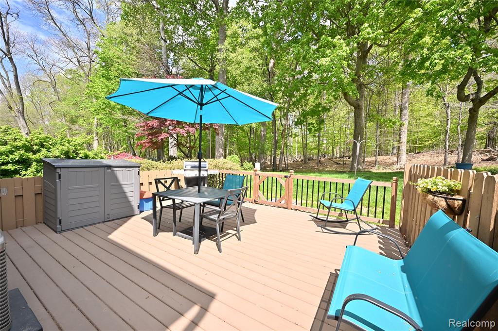 1562 Brentwood Drive, Troy, MI 48098 — Photo 32