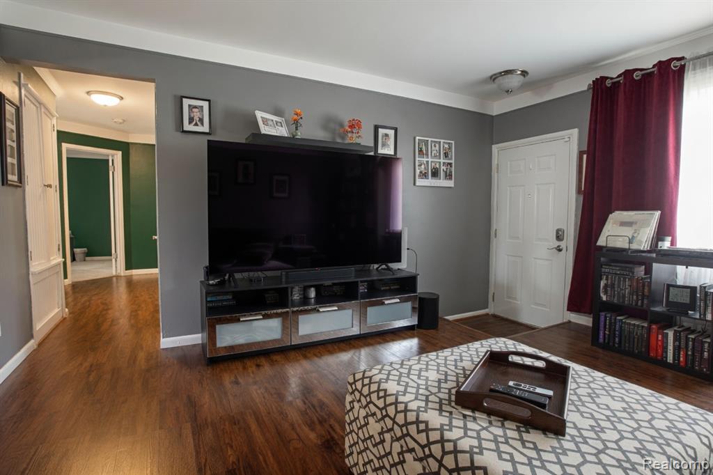 18584 Blue Island Court, Roseville, MI 48066 — Photo 10