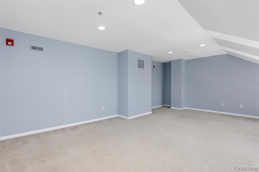 1111 BEAVER Run, Troy, MI 48083 — Photo 16