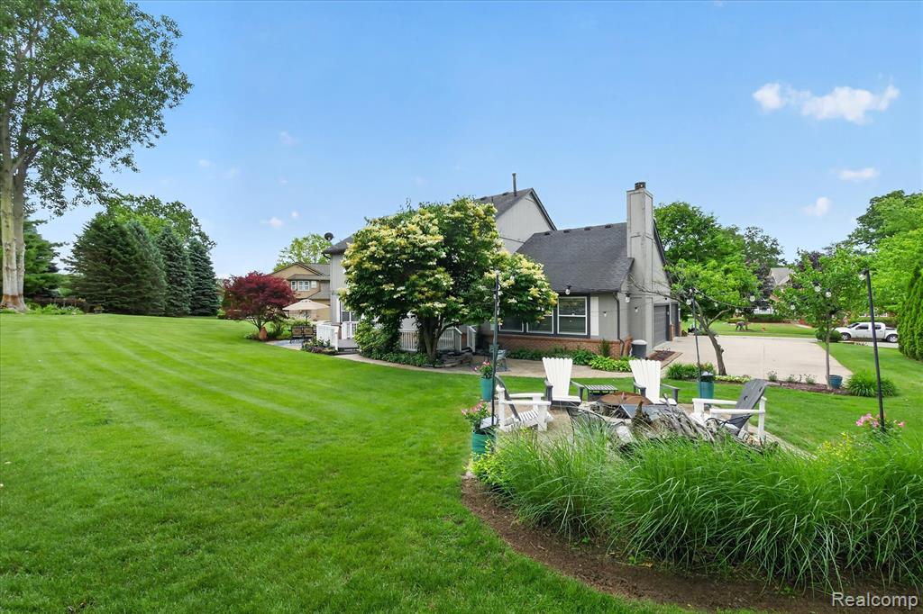2333 Sandlewood Drive, White Lake, MI 48383 — Photo 51