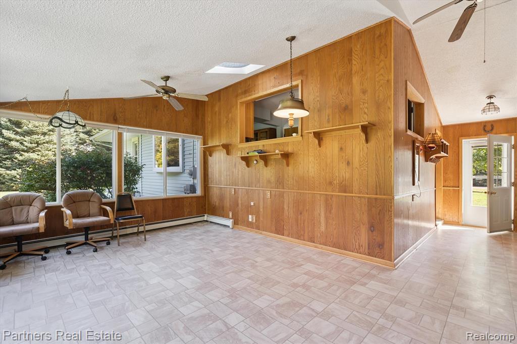 6505 Strawberry Lake Road, Hamburg, MI — Photo 24