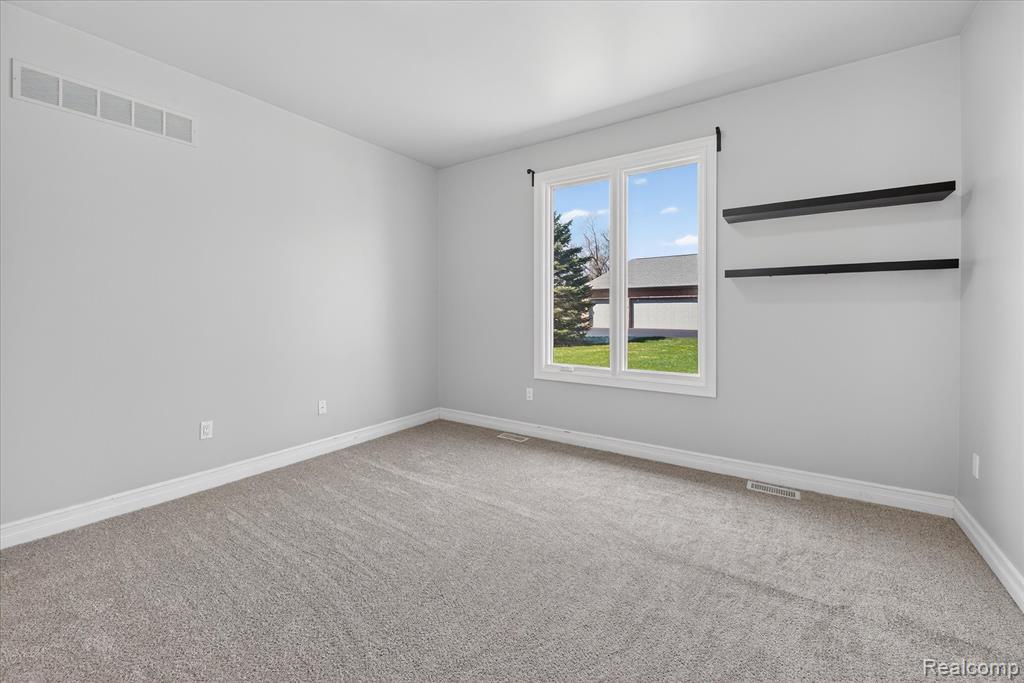 2591 Overbrook, Highland, MI — Photo 23