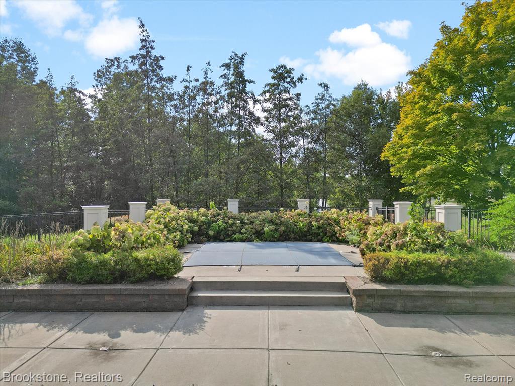 30101 Chantel Drive, Walled Lake, MI 48390 — Photo 27