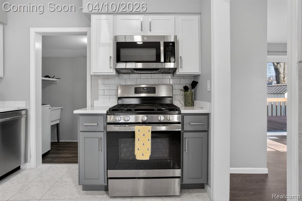 27352 Townley Street, Madison Heights, MI 48071 — Photo 12