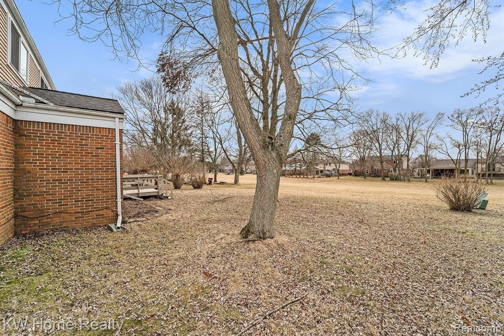 47247 BARTLETT Drive, Canton, MI 48187 — Photo 34