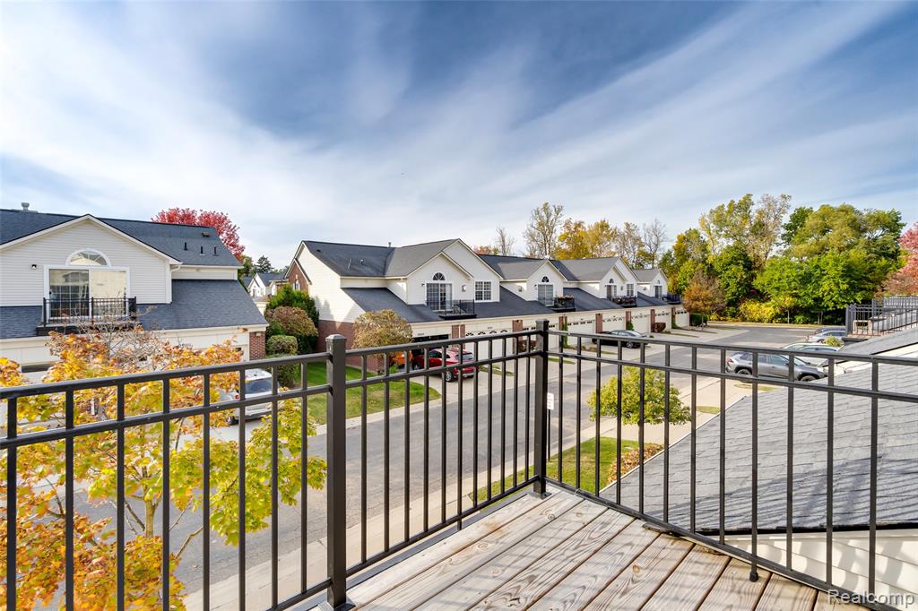 31204 Alexa Drive, Commerce Twp, MI 48390 — Photo 3