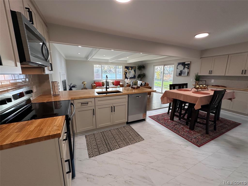 16970 Park Lane, Fraser, MI 48026 — Photo 12