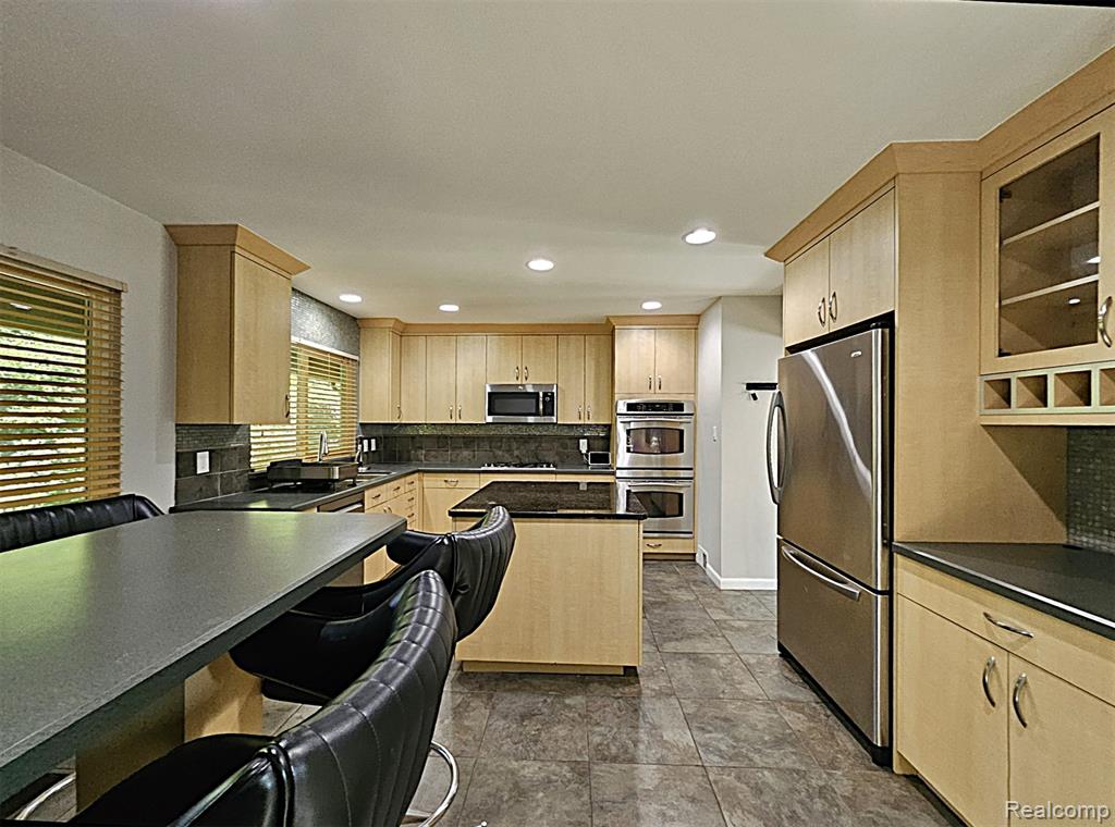 7120 Pebblecreek Road, West Bloomfield, MI
