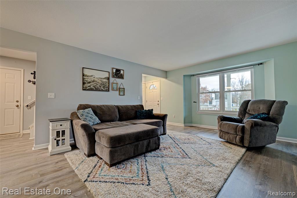 742 Marion Drive, Holly, MI 48442 — Photo 5