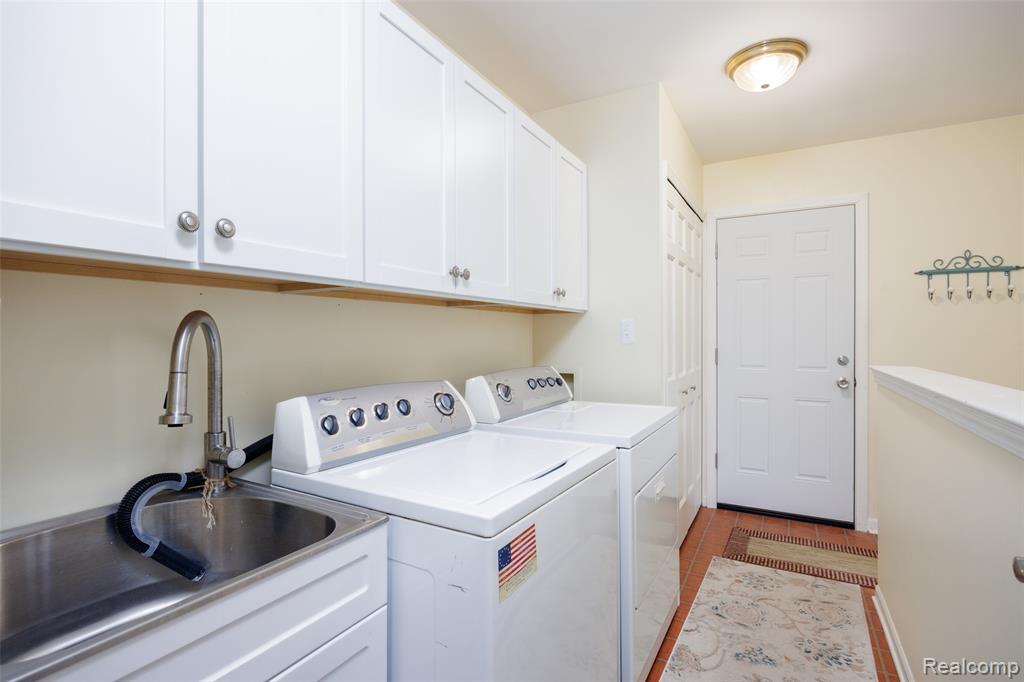 970 Ridge Court, Brighton, MI 48116 — Photo 13