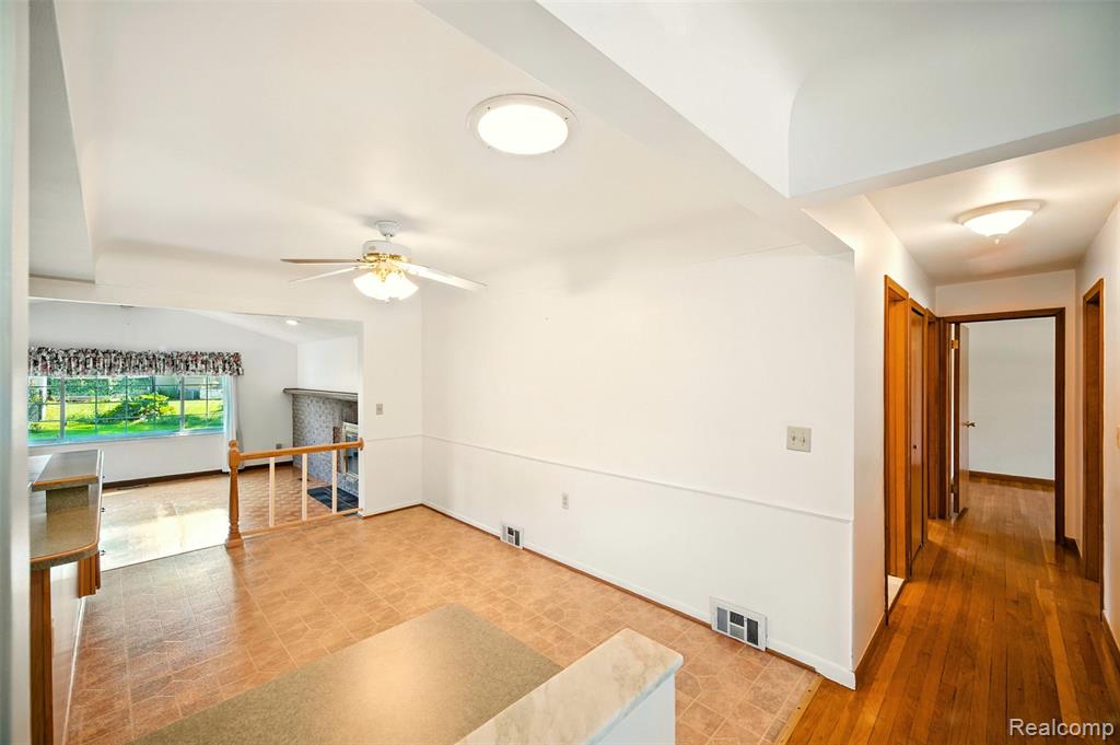 53626 Debra Drive, Shelby Twp, MI 48316 — Photo 16
