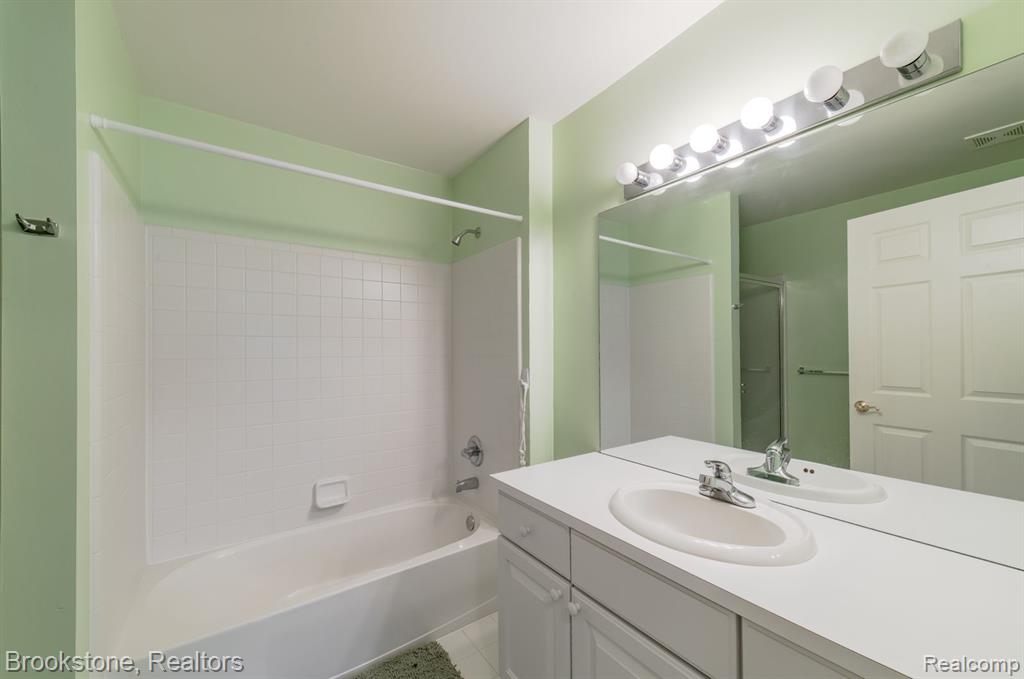 6462 Heron Park Way, Clarkston, MI — Photo 22
