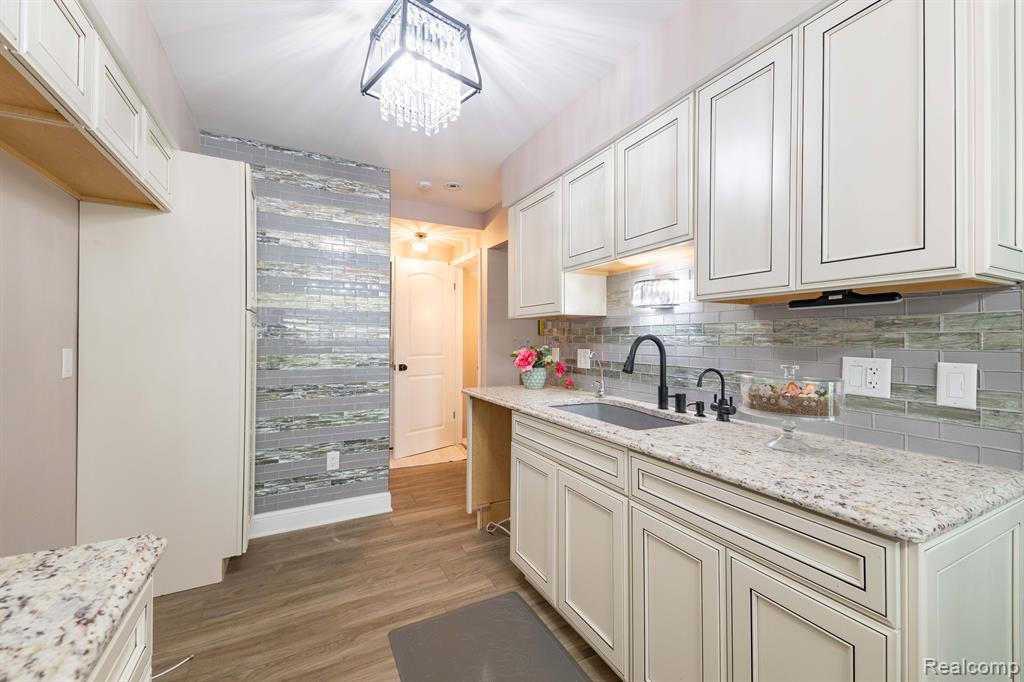 1494 DOVER Hill N, Walled Lake, MI 48390 — Photo 13