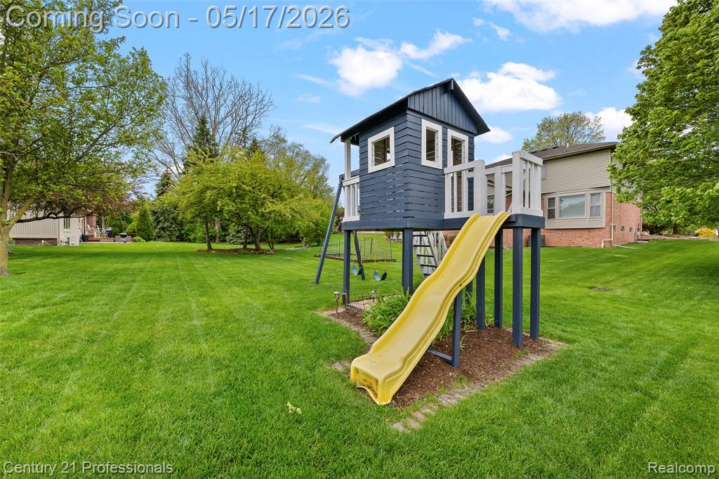 25979 Petros Boulevard, Novi, MI — Photo 32