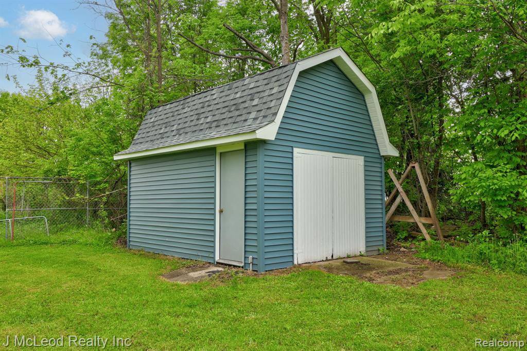 12146 Crawford Road, Otisville, MI 48463 — Photo 36
