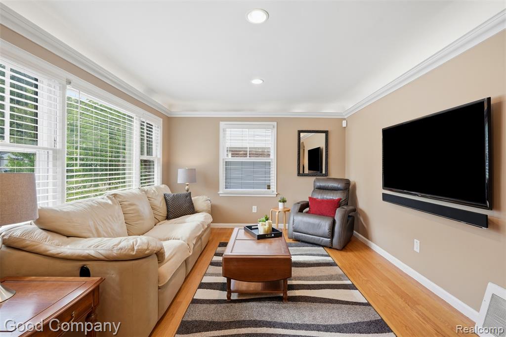 23470 Oneida Street, Oak Park, MI 48237 — Photo 4