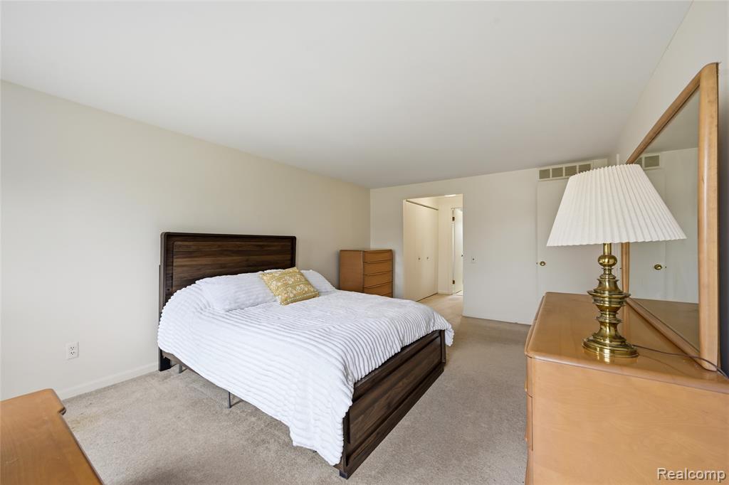 3464 Buckingham Trail, West Bloomfield, MI 48323 — Photo 24