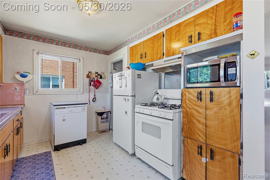 529 Cardwell Street, Garden City, MI — Photo 9