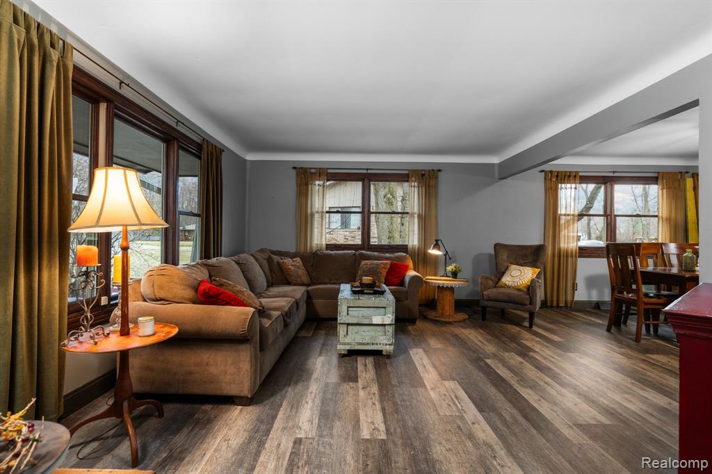 6165 VENICE Drive, Commerce Twp, MI 48382 — Photo 4