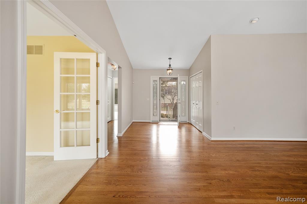 16807 Country Knoll Drive, Northville, MI 48168 — Photo 2